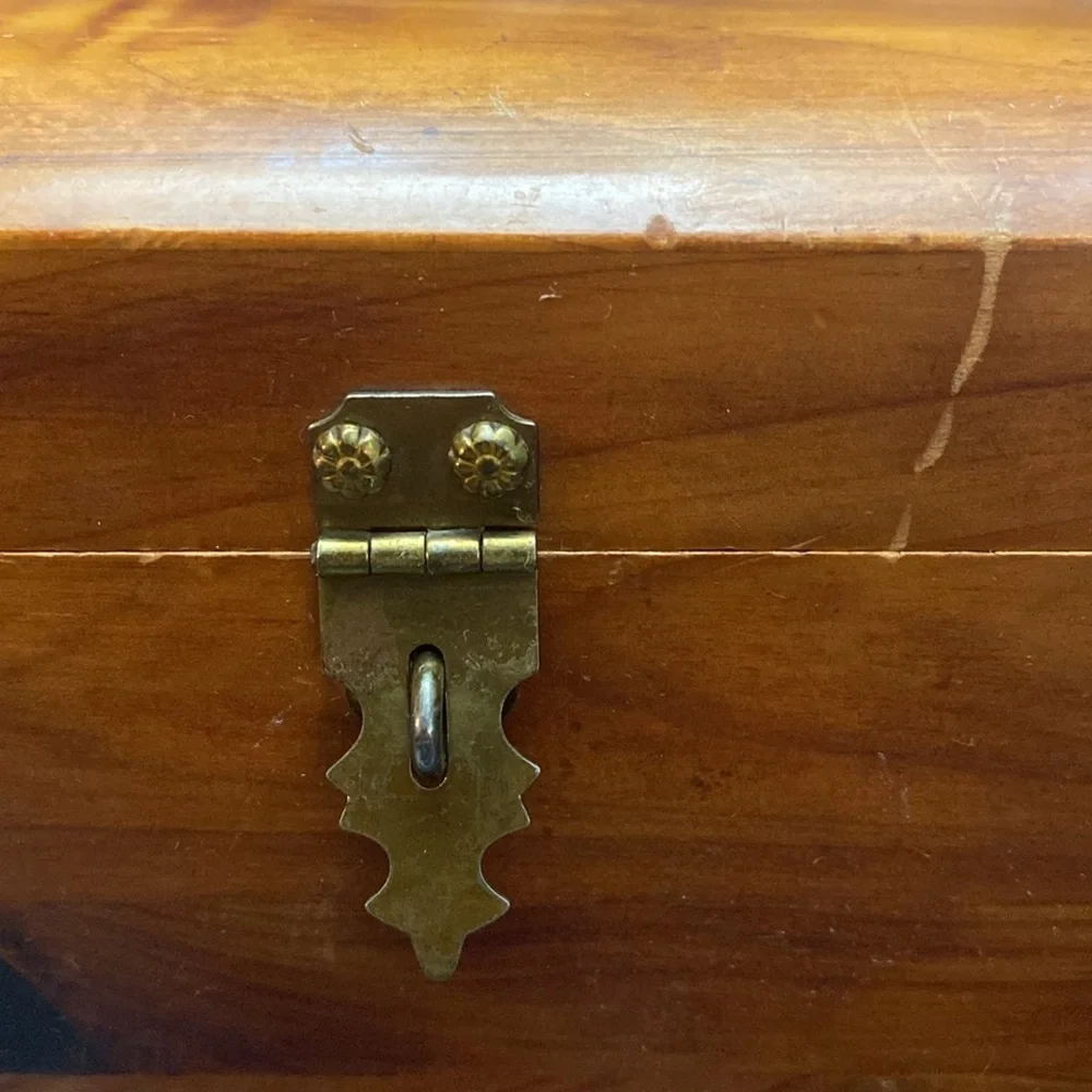 Vintage Wooden Jewelry Box with Brass Accents - Picture 14 of 16